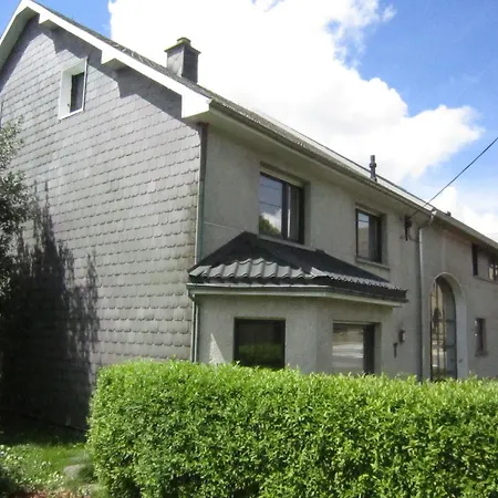 Casa vacanze Modern Holiday Home In Bullingen With Garden