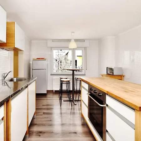 Holiday home Modern Holiday Home In Bullingen With Garden *
