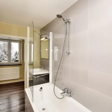 Casa vacanze Modern Holiday Home In Bullingen With Garden *